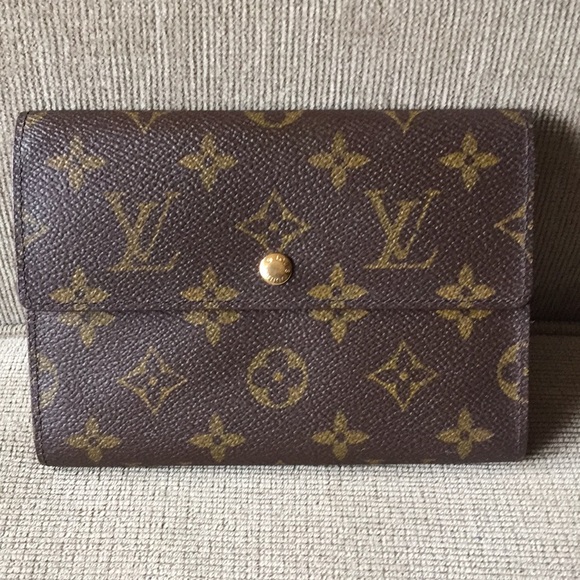 Louis Vuitton Handbags - Louis Vuitton Etui Papiers wallet